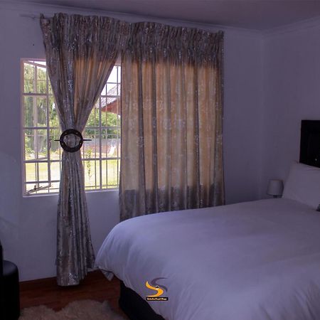 Simbasun Cottages Midrand Kültér fotó