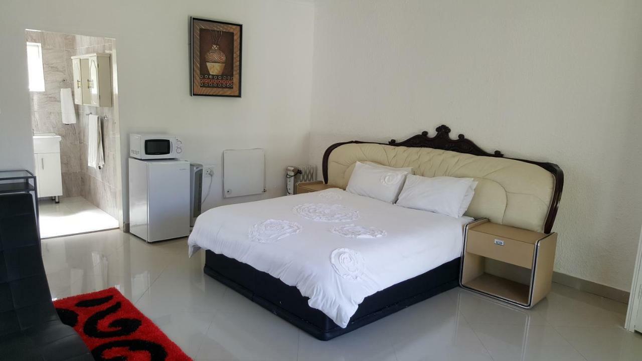 Simbasun Cottages Midrand Kültér fotó