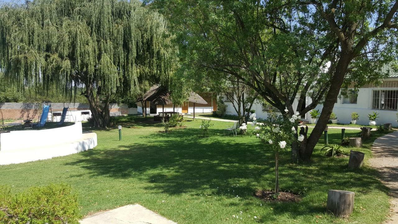 Simbasun Cottages Midrand Kültér fotó