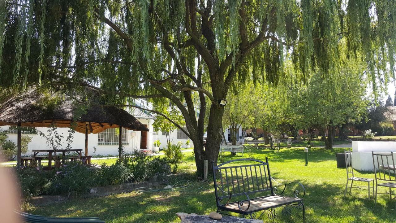Simbasun Cottages Midrand Kültér fotó