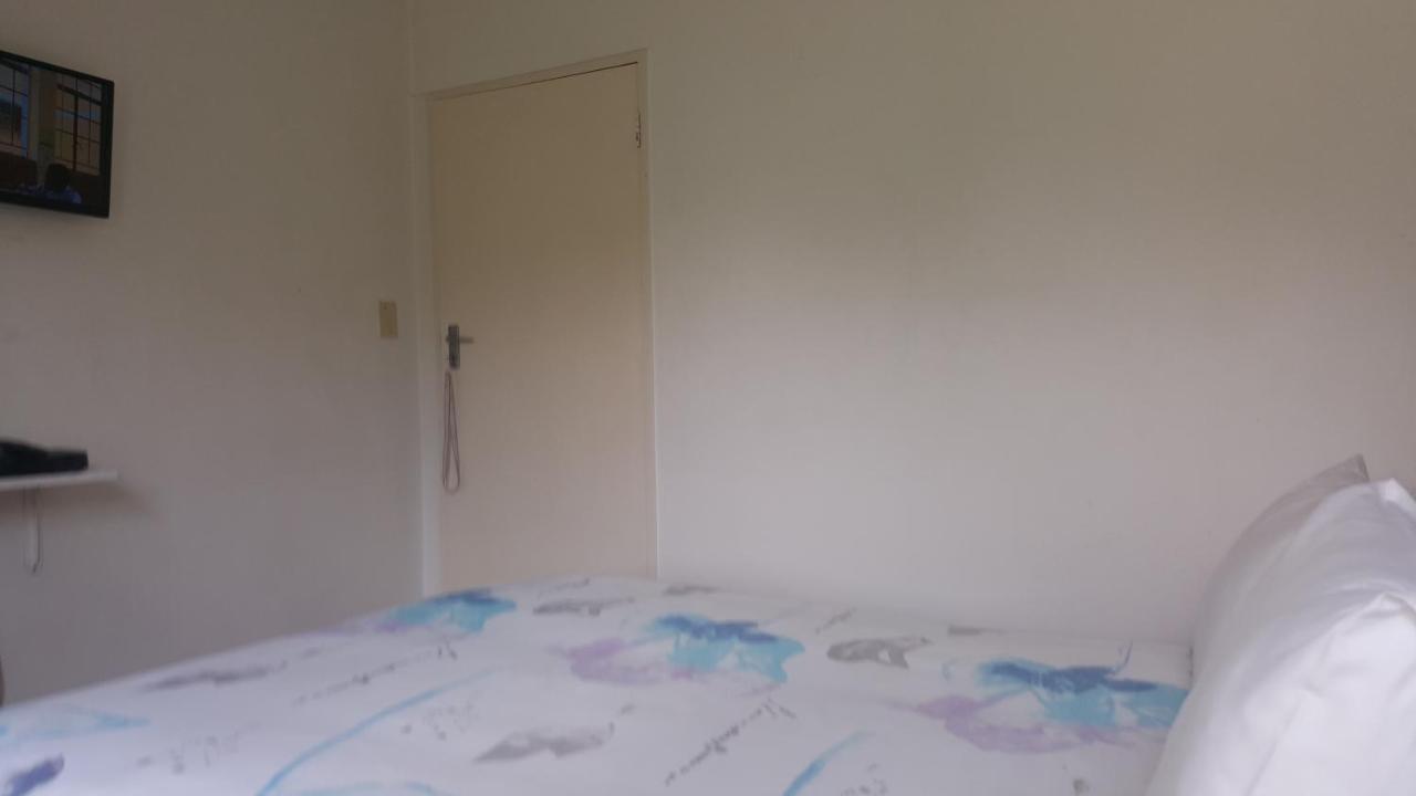 Simbasun Cottages Midrand Kültér fotó