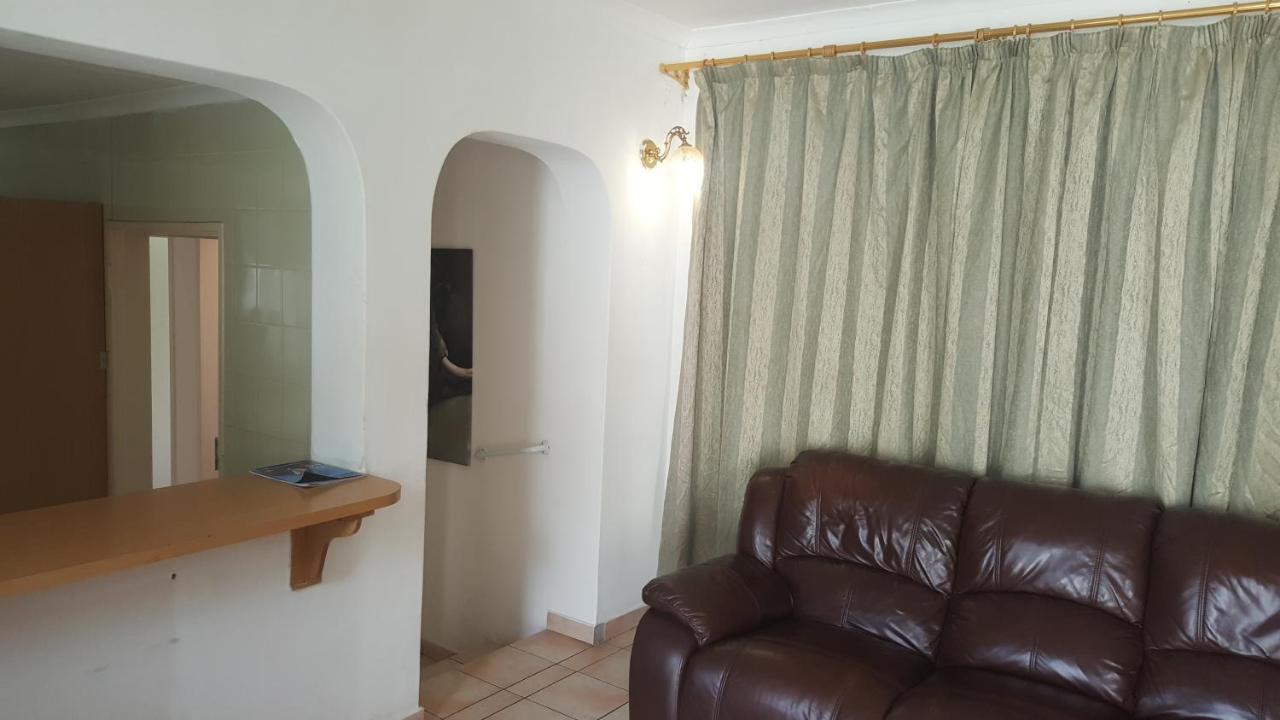 Simbasun Cottages Midrand Kültér fotó