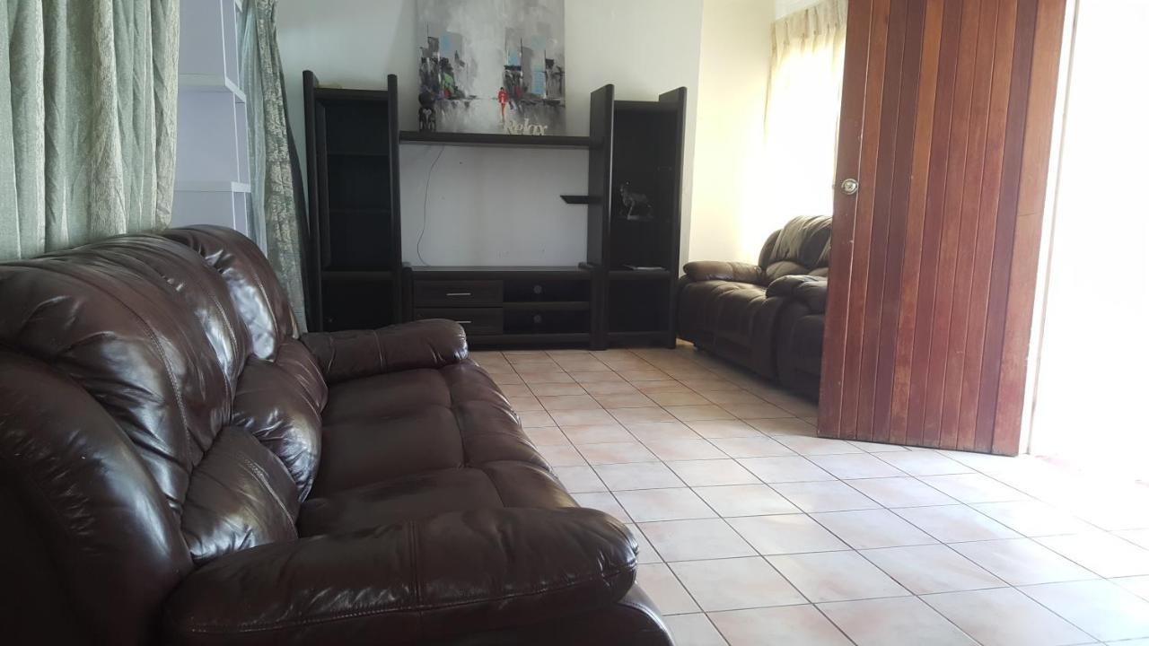Simbasun Cottages Midrand Kültér fotó